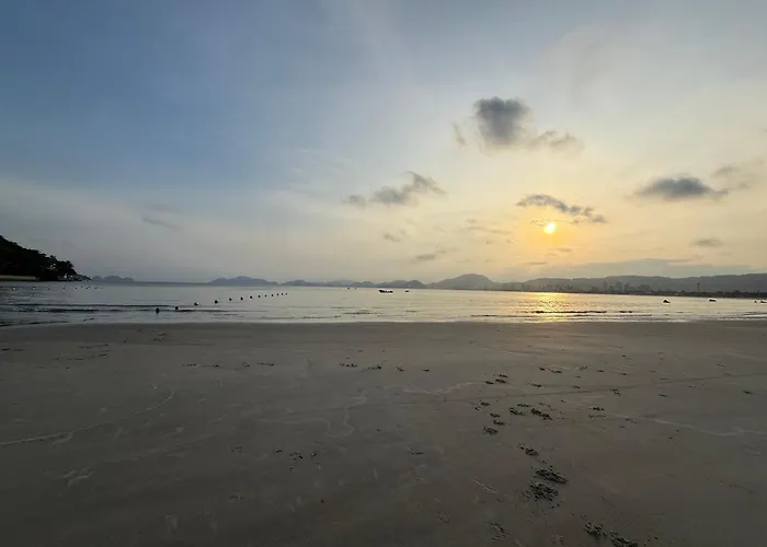 Casamar paraíso na praia com a vista do mar dos sonhos piscina e spa Guarujá
